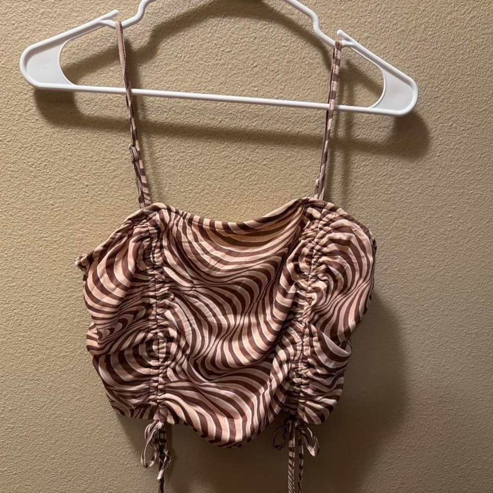 BaeVely‎ brown and beige wavy striped crop top in a L adjustable ties